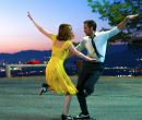 En una escena de La La Land: Stone y Gosling bailan y se enamoran.