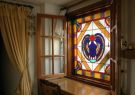 El vitral es una composición elaborada con vidrios de colores, pintados o recubi