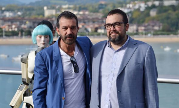 En San Sebastián: Antonio Banderas y el cineasta Gabe Ibáñez.