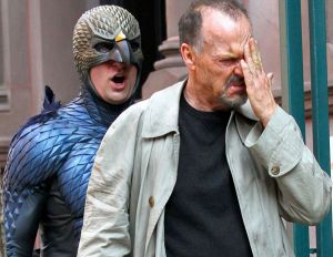 Realidad y ficción. Riggan (Michael Keaton) y Birdman, su álter ego.