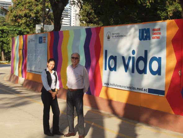 Julio Guzmán, inspector de Innovación, y Evelyn Vera, coordinadora del área, con