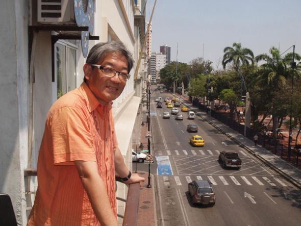 Huan Ung quedó sorprendido por la belleza del malecón de Guayaquil.