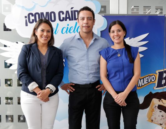 Janeth Freire, gerenta de Helados Topsy; Ricardo Terán, director Cuentas Claves.